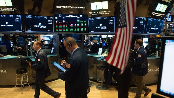 تدفقات ضخمة إلى صناديق أسواق النقد الأمريكية مع ترقب المستثمرين لقرارات الفيدرالي