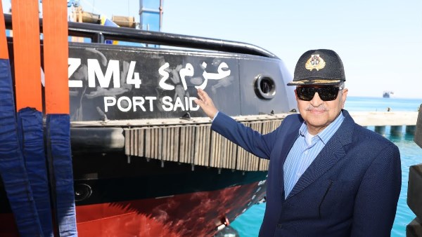 رئيس هيئة قناة السويس تسليم القاطرتين "عزم ٣ "و"عزم ٤" وتدشين أول سفينتي صيد نهاية ديسمبر الجاري