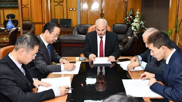 رئيس جامعة قناة السويس يبحث توسيع الشراكة مع كلية بيكين لتكنولوجيا المعلومات