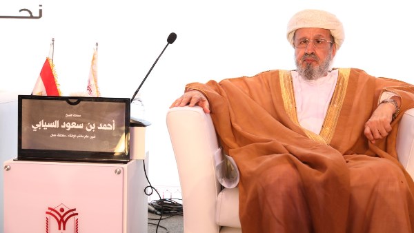 الشيخ أحمد بن سعود السيابي، أمين عام مكتب الإفتاء بسلطنة عمان