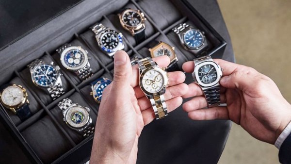 الساعات السويسرية