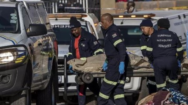 مقتل 9 أشخاص وإصابة 10 آخرين في حادث إطلاق نار عشوائي بجنوب أفريقيا