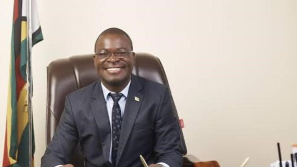 وزير خارجية زيمبابوي أمون مورويرا