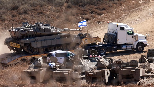 الجيش الإسرائيلي يعلن استهداف عناصر لحزب الله في جنوب لبنان