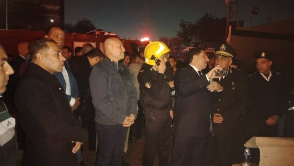 محافظ القاهرة: تشكيل لجنة هندسية لفحص العقارات المتأثرة بحريق مخزن خشب بالمرج