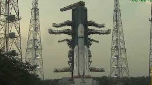 الهند تضع أثقل قمر صناعي لها في المدار