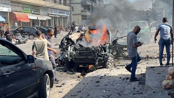 استشهاد لبنانيين اثنين إثر غارة إسرائيلية استهدفت سيارة 