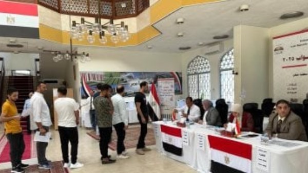  تصويت الجالية المصرية بالكويت في ثاني أيام جولة الإعادة 