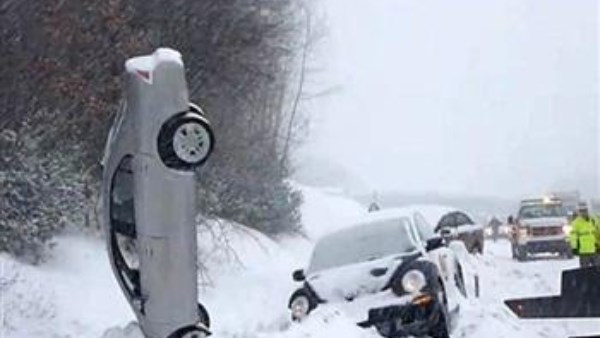 عاصفة شتوية قوية تضرب الولايات المتحدة وتهدد ملايين السكان