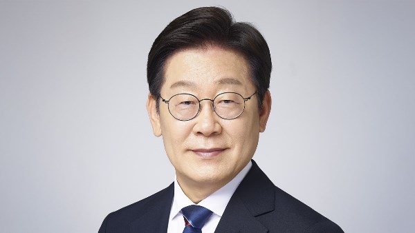 الرئيس لي جيه ميونغ