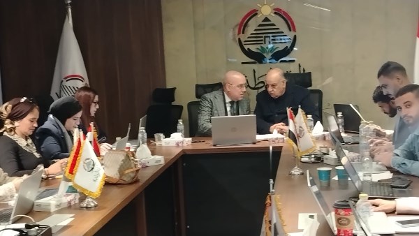 عاصم الجزار يتفقد غرفة الجبهة الوطنية لمتابعة إعادة لانتخابات مجلس النواب عاصم الجزار يتفقد غرفة الجبهة الوطنية لمتابعة إعادة لانتخابات مجلس النواب