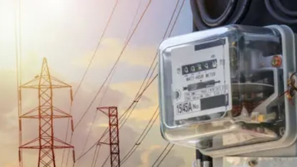 صعوبة في شحن الكروت واحتمالية زيادة الأسعار.. وزارة الكهرباء تحسم الجدل