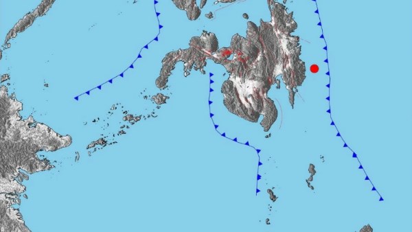 تصعيد خطير في بحر الفلبين الغربي.. سفن صينية تهاجم قوارب صيد وتوقع جرحى تصعيد خطير في بحر الفلبين الغربي.. سفن صينية تهاجم قوارب صيد وتوقع جرحى