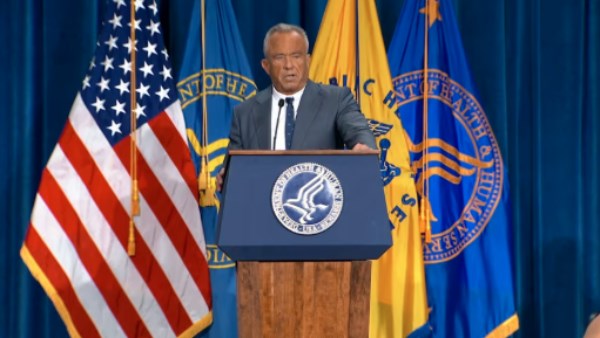 وزير الصحة الأمريكي روبرت كينيدي جونيور