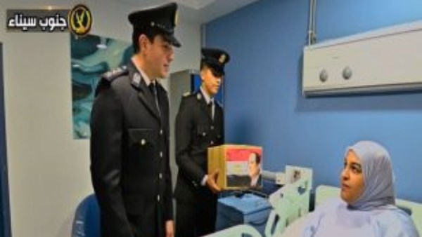 بمناسبة حملة مناهضة العنف ضد المرأة.. الداخلية توزع للهدايا على السيدات بالمستشفيات بمناسبة حملة مناهضة العنف ضد المرأة.. الداخلية توزع للهدايا على السيدات بالمستشفيات