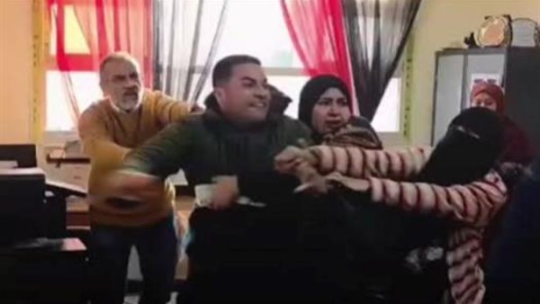 ضربه بمقص.. محاكمة المتهم بالتعدي على معلم الإسماعيلية