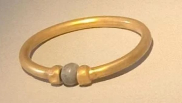 الأسورة الأثرية