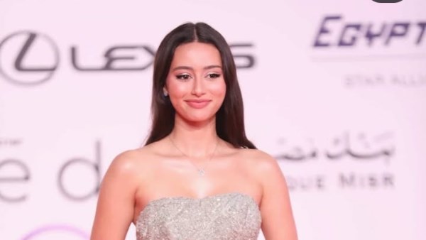  الفنانة لينا صوفيا 