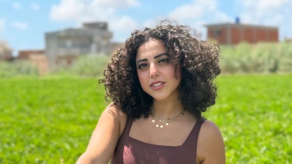 الفنانة ساندي مراد 