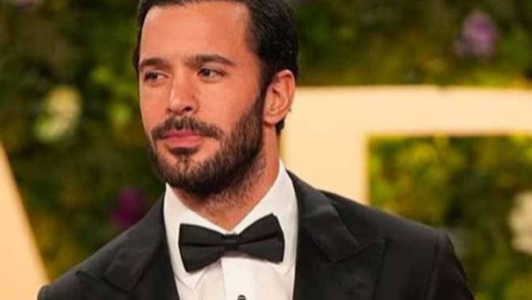 النجم التركي  باريش اردوتش 