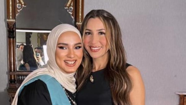 النجمة جنات و الإعلامية يارا أحمد 