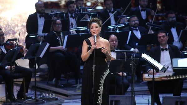 الفنانة أنوشكا 