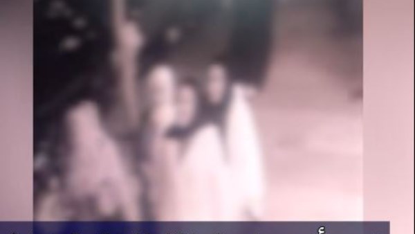 ضبط سيدتين سرقتا هاتفًا محمولًا بالإسكندرية بأسلوب المغافلة