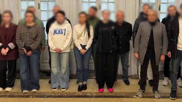 القبض على عصابة دولية تنصب على مواطنين بزعم إستثمار أموالهم فى الذهب والفضة