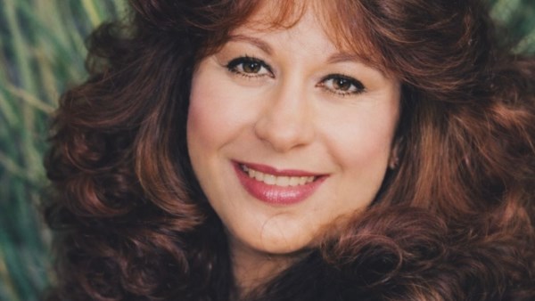 سمية الالفي 