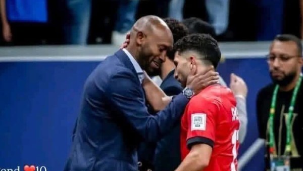 لاعب منتخب الأردن ينشر صورته مع شيكابالا ويعلق : أسطورة لاعب منتخب الأردن ينشر صورته مع شيكابالا ويعلق : أسطورة