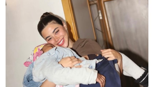 في لفتة إنسانية..يارا السكري تشارك صورا مع  ليلى محاربة السرطان..شاهد