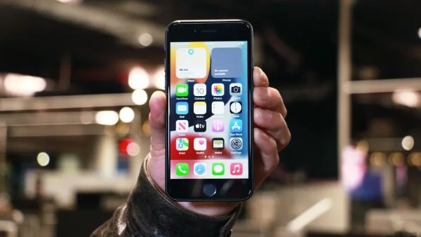 آبل تستعد لطرح iPhone SE الجديد .. اعرف المواصفات والسعر