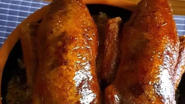 طريقة عمل الحمام المحشى بالأرز.