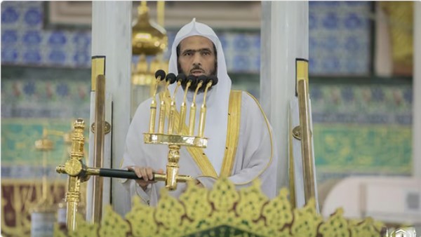 إمام وخطيب المسجد النبوي الشيخ الدكتور عبدالباري الثبيتي