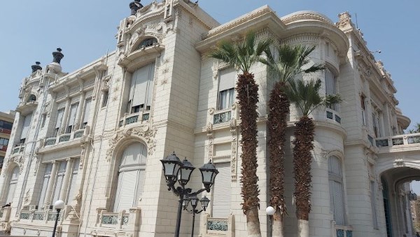 جامعة عين شمس 