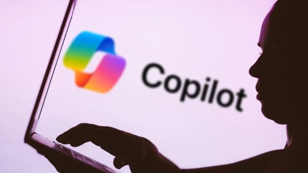 مايكروسوفت تطلق تطبيق Copilot لأجهزة ماك مع مزايا الذكاء الاصطناعي