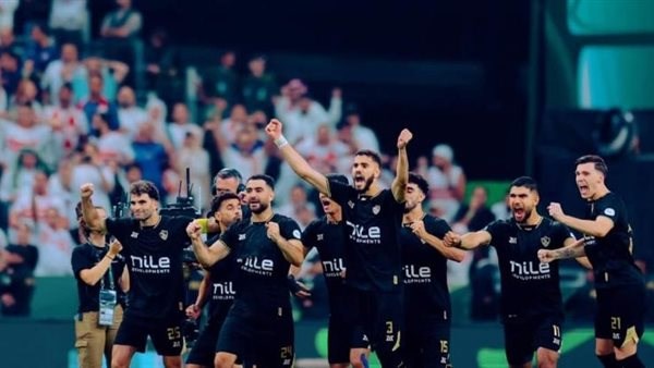 فريق الزمالك بالزى الأسود 