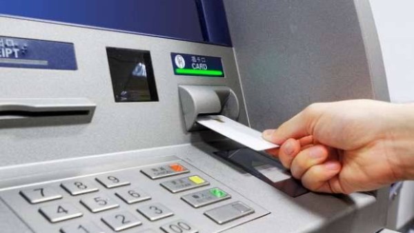 خطوات استراد فلوسك لو اتحجزت في الـAtm 