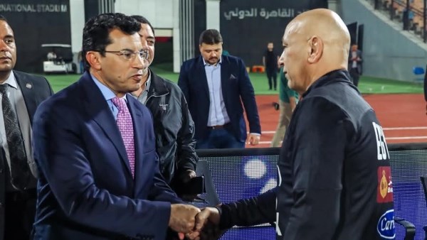 وزير الرياضة يدعم منتخب مصر قبل مواجهتي إثيوبيا وسيراليون |صور