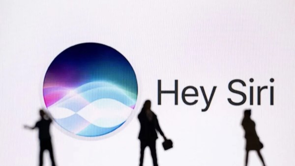 فضيحة في آبل.. الموظفون غاضبون بسبب Siri