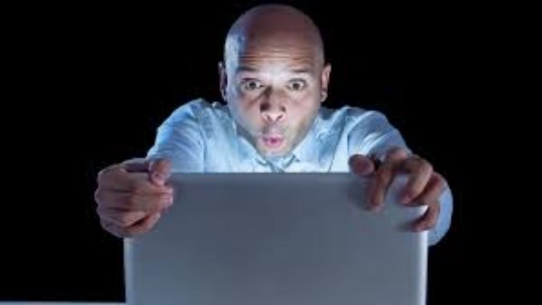 الإباحية مصيبة وأخطرها أنك تختبر صدقك مع الله