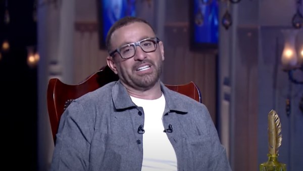 أحمد السقا يوجّه رسالة إلى أشرف عبدالباقي: وحشتني جدًا.. أنا بموت فيك