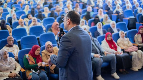 جامعة كفر الشيخ تنظم لقاء حواريا عن الولاء والانتماء بكلية التمريض.. صور