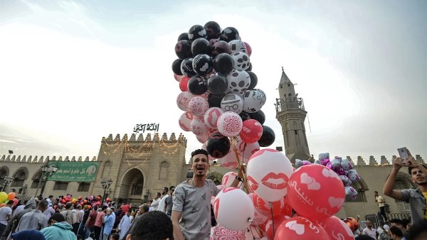 الإجازة 5 أيام .. موعد عيد الفطر 2025 رسميا