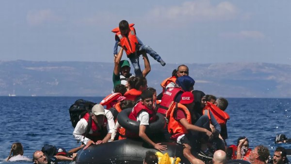 فقدان 186 شخصا.. انقلاب 4 قوارب للهجرة قبالة سواحل اليمن وجيبوتي