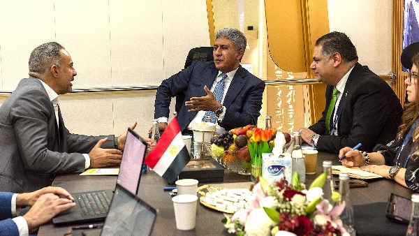 وزير السياحة والآثار 