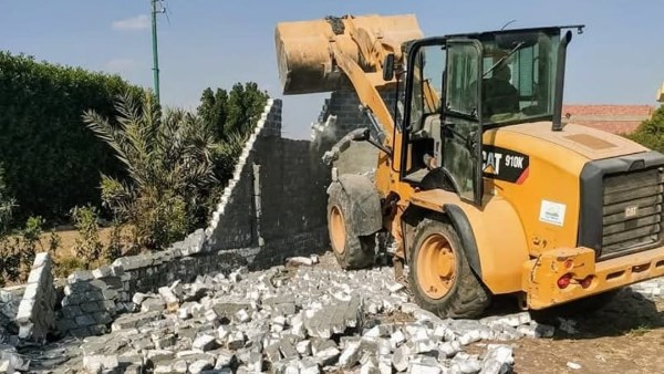 إزالة حالات تعد بالبناء المخالف على الأراضي الزراعية بكرداسة وأبو النمرس والعياط والصف