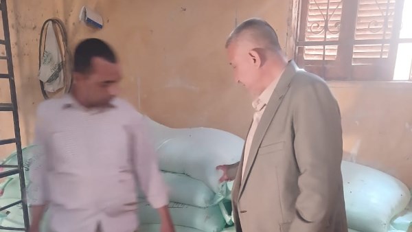 أسيوط.. تحرير 421 محضرًا تموينيًا خلال حملات رقابية على المخابز والأسواق