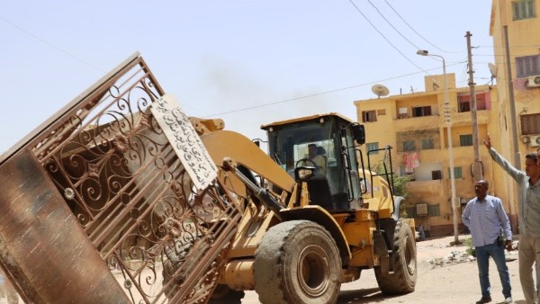 جهود رفع الإشغالات بأسوان