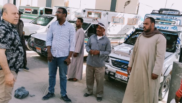 مواقف السيارات بأسوان